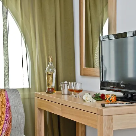 Hotel Xenia 3*