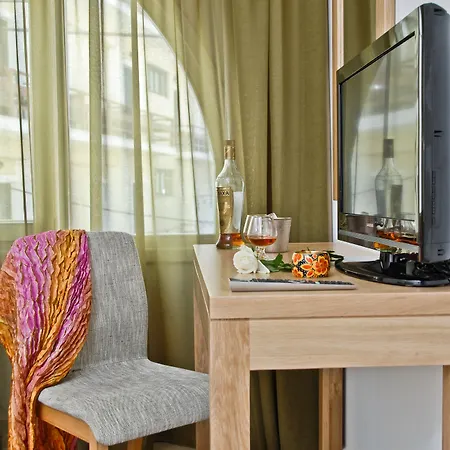 Xenia 3* Naxos City