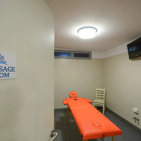 Hotel Xenia 3*