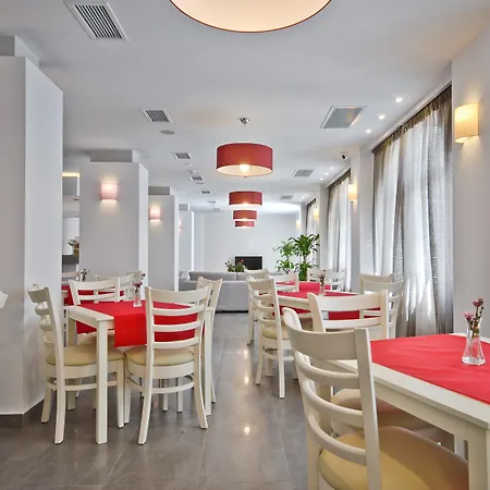 Xenia Hotel 3*