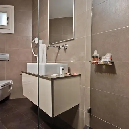 Xenia 3*